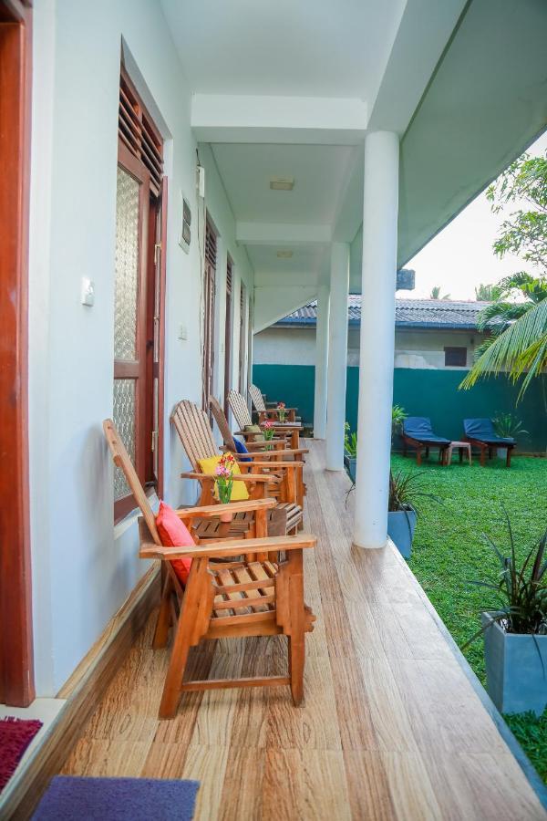 Hasaranga Holiday House Hikkaduwa Exterior foto